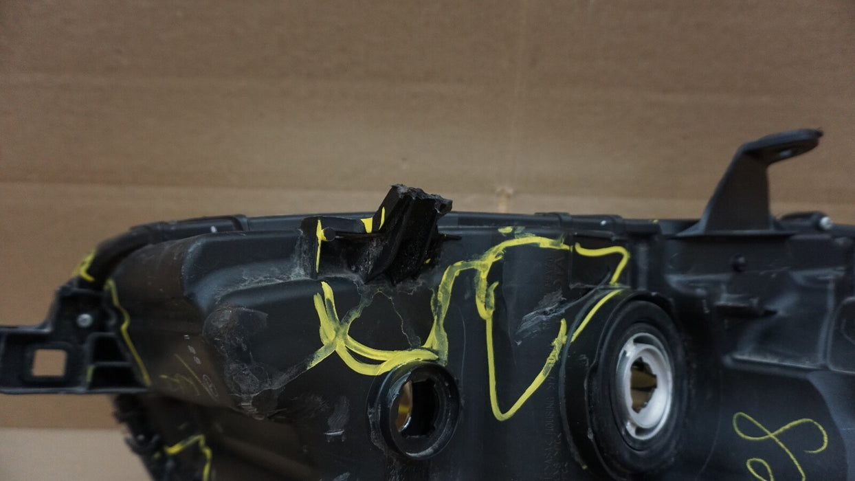 2016-2018 TOYOTA TACOMA FRONT RH RIGHT PASSENGER SIDE HEADLIGHT OEM 16 17 18
