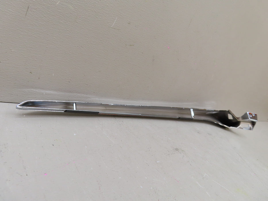 2023-2024 HONDA CR-V FRONT RIGHT HEADLIGHT  MOLDING TRIM OEM 33102-3A1-A010