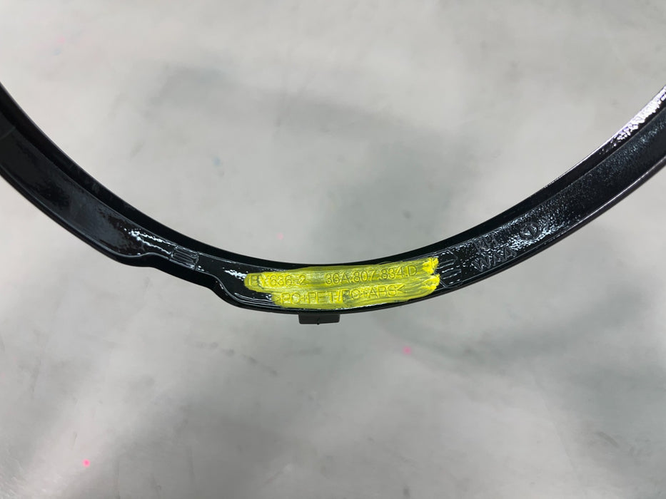 2021-2023 BENTLEY BENTAYGA RH RIGHT PASSENGER HEADLIGHT TRIM 36A.807.834.D OEM