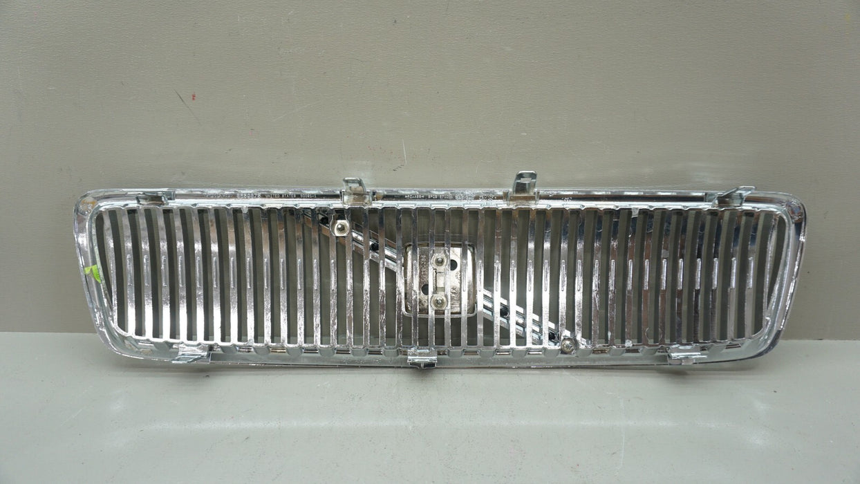 2001-2004 VOLVO V70 FRONT BUMPER RADIATOR GRILLE GRILL W/ EMBLEM OEM 8659875