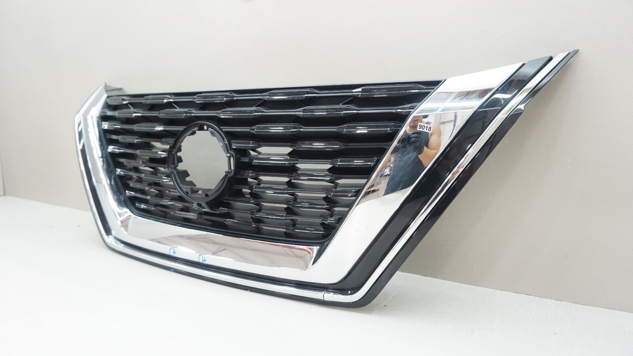 2021-2023 NISSAN ROGUE FRONT UPPER MAIN GRILLE 623106RR0A OEM 21 22 23