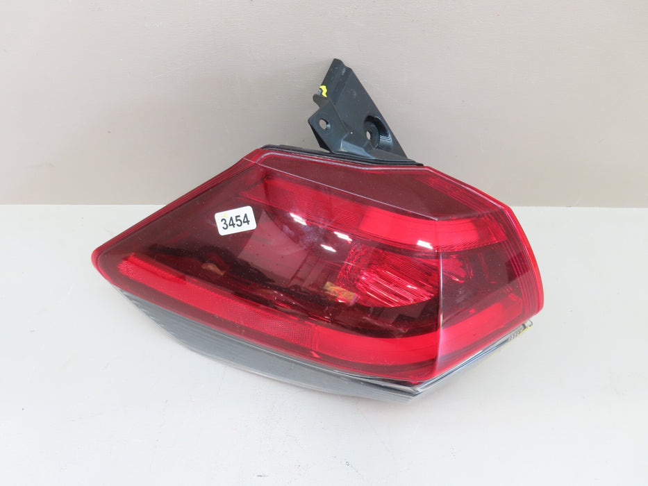 2018-2019 NISSAN ROGUE REAR LEFT DRIVER SIDE OUTER TAIL LIGHT STOP LAMP OEM
