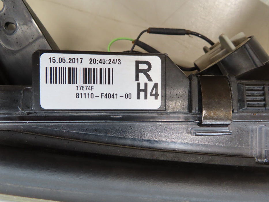 2018-2019 TOYOTA C-HR FRONT RIGHT SIDE HEADLIGHT LAMP HALOGEN OEM 81110-F4041