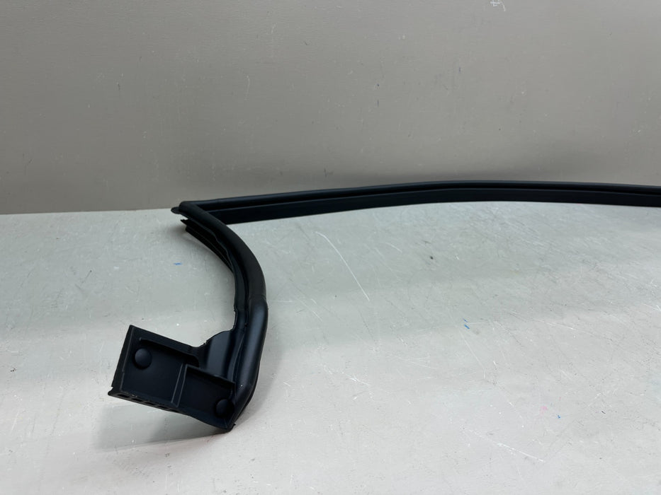 2018-2026 JEEP WRANGLER SWING GATE TO BODY WEATHERSTRIP 68271740AH OEM