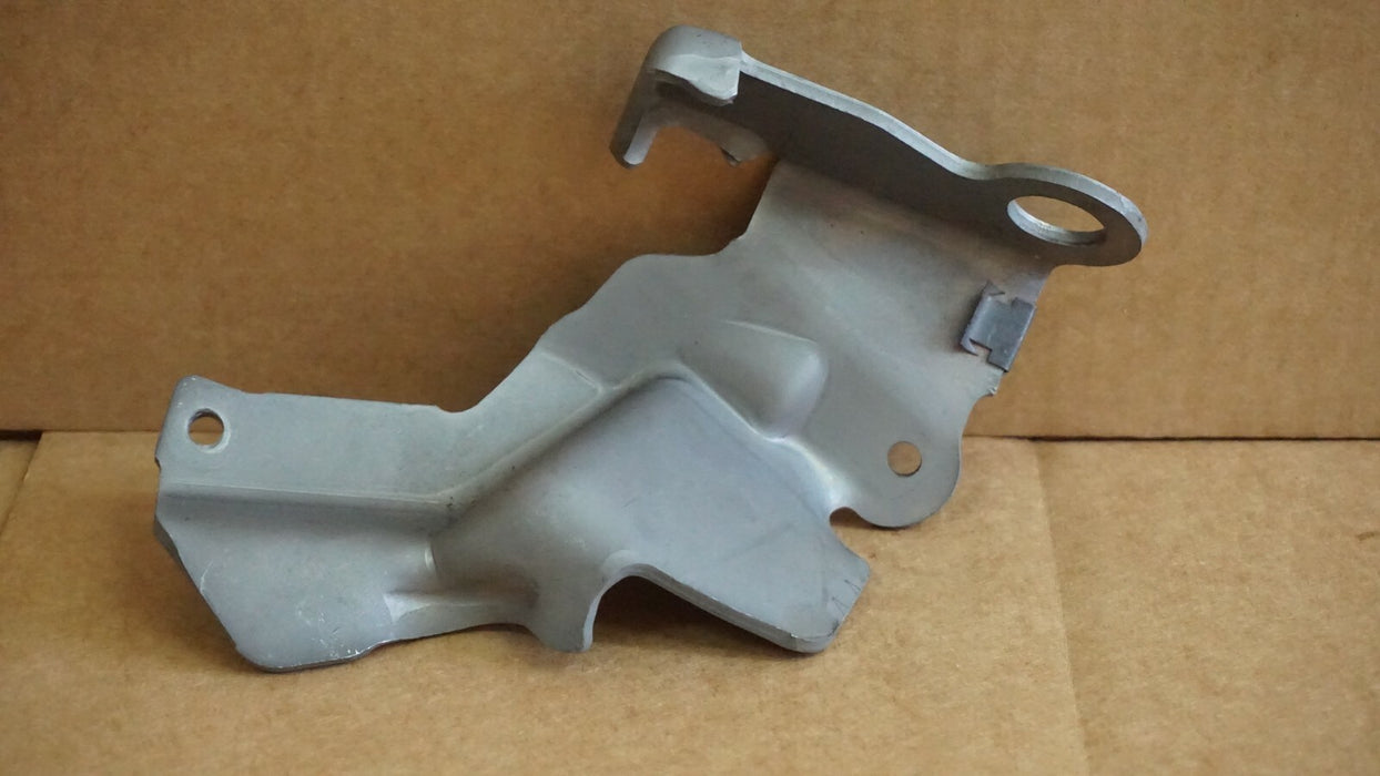 2016-2020 MERCEDES C63 AMG W205 4.0L M177 FUEL PUMP PLATE BRACKET SUPPORT OEM