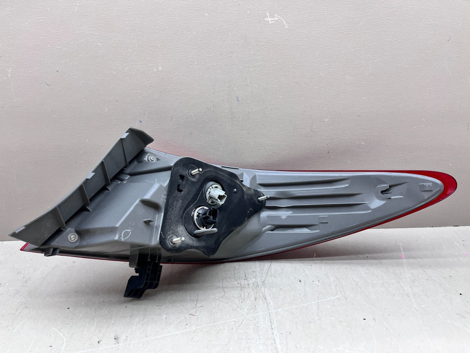 2015-2017 TOYOTA CAMRY RH PASSENGER RIGHT OUTER TAILLIGHT 945 234 OEM