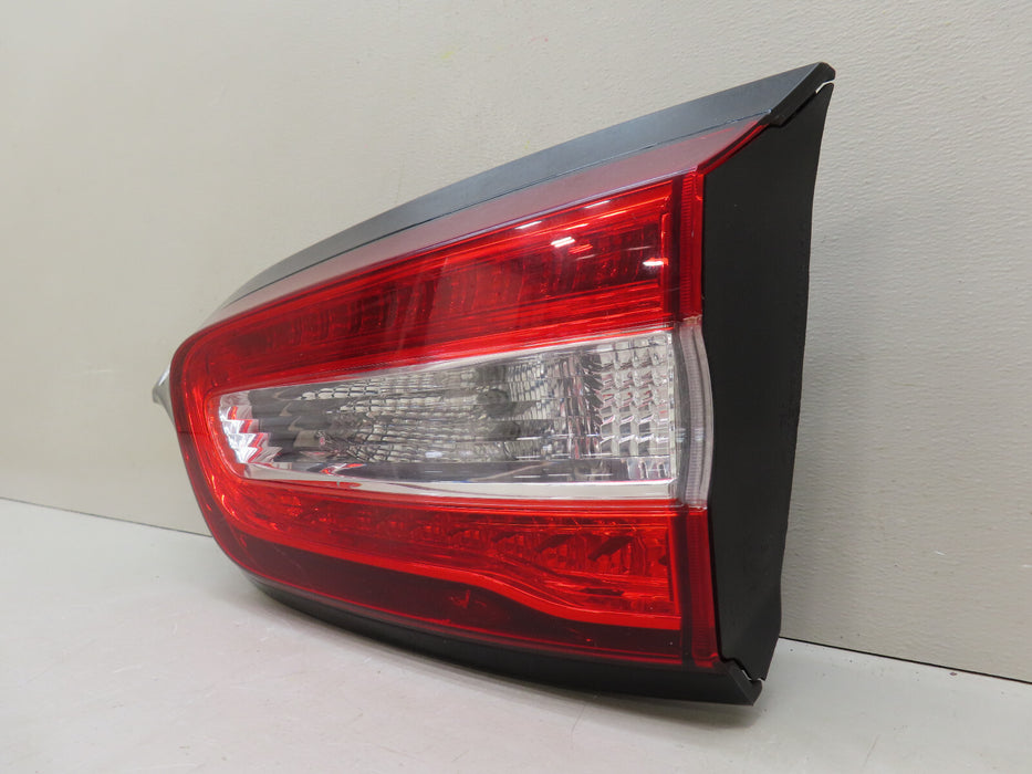 2014-2018 JEEP CHEROKEE REAR RIGHT PASSENGER TAIL LIGHT INNER OEM 68102920AC