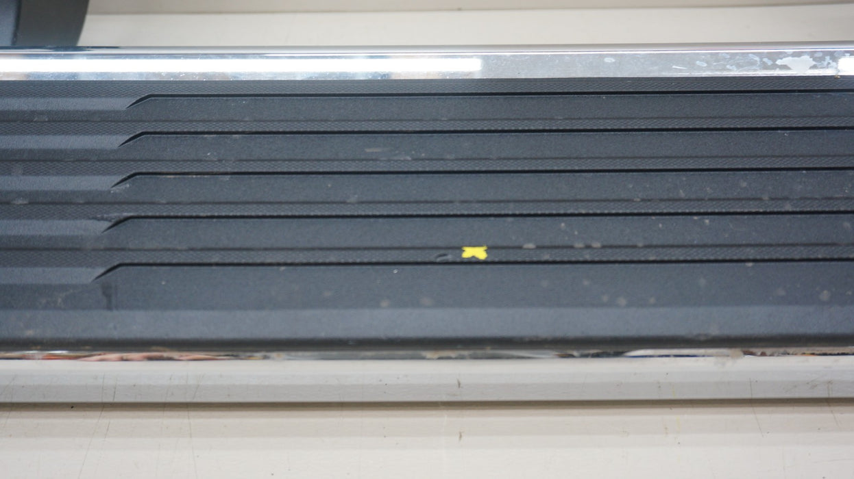 2019-2024 CHEVROLET SILVERADO / SIERRA 1500 RIGHT RUNNING BOARD OEM 84016710