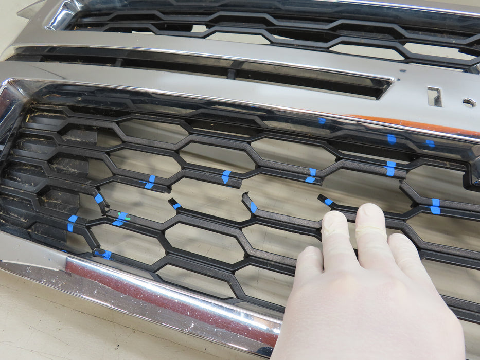 2015-2020 CHEVROLET TAHOE/SUBURBAN FRONT RADIATOR GRILL GRILLE OEM 23440914
