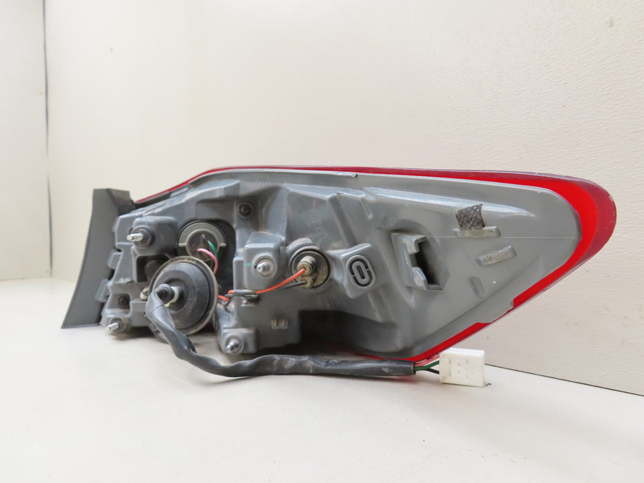 2017-2018 HYUNDAI ELANTRA REAR LEFT DRIVER SIDE OUTER TAIL LIGHT OEM 92401-F20