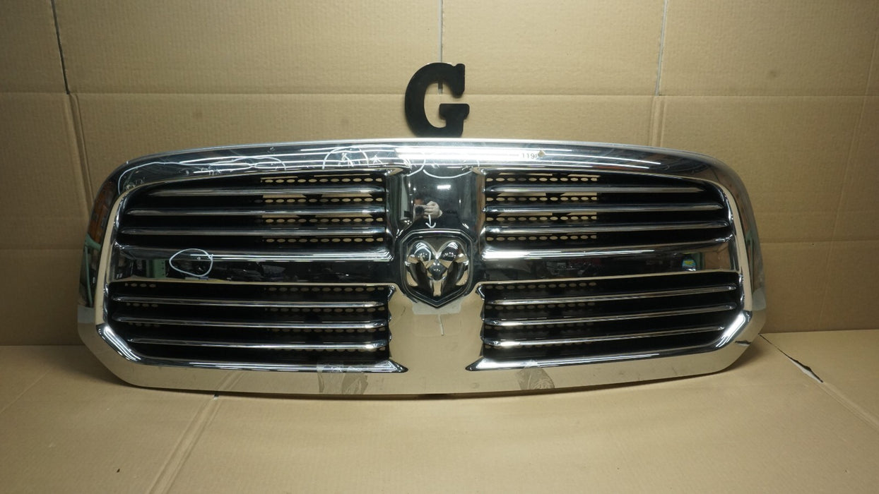 2013-2018 DODGE RAM 1500 FRONT BUMPER RADIATOR GRILLE GRILL OEM
