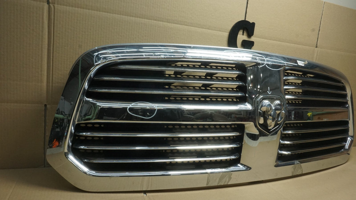 2013-2018 DODGE RAM 1500 FRONT BUMPER RADIATOR GRILLE GRILL OEM