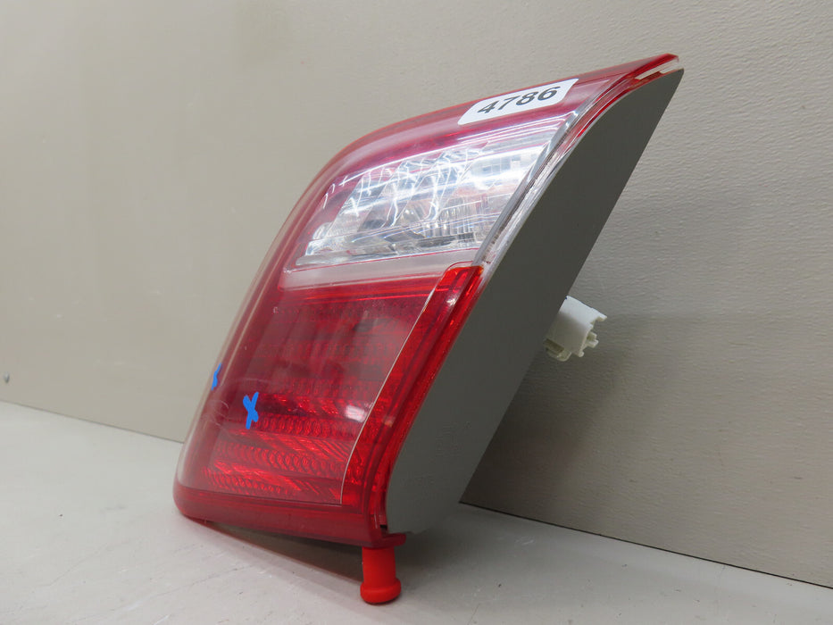 2007-2009 TOYOTA CAMRY REAR RIGHT PASSENGER SIDE TRUNK INNER TAIL LIGHT OEM