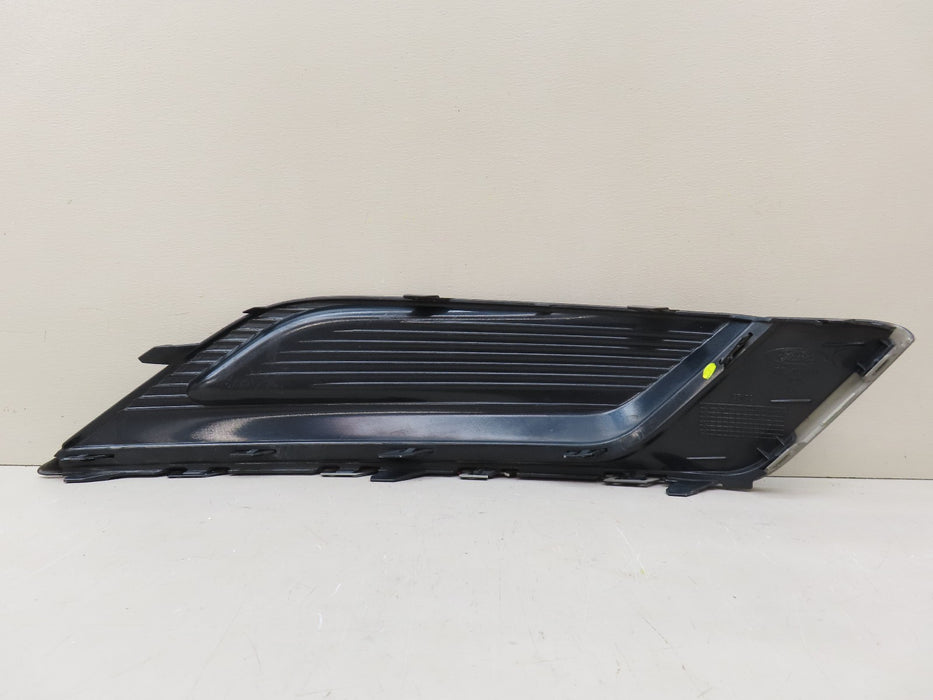 2017-2018 FORD FUSION FRONT BUMPER  LEFT DRIVER SIDE FOG LIGHT COVER OEM