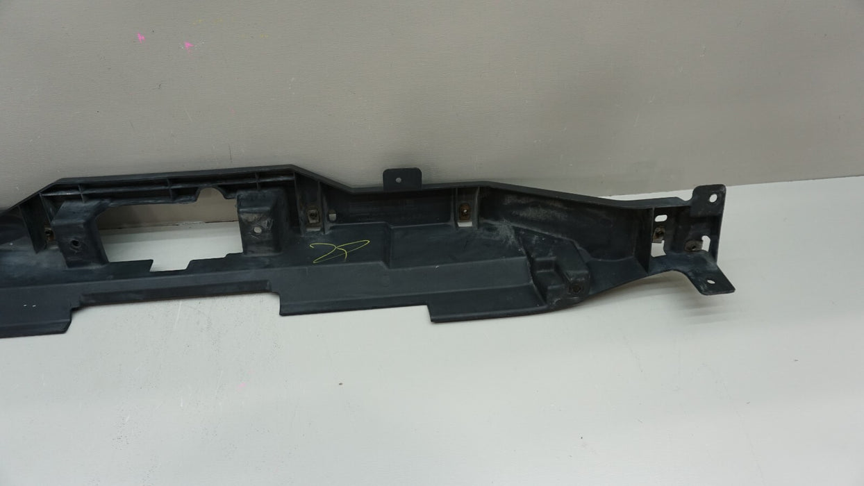 2007-2014 CADILLAC ESCALADE FRONT GRILLE BRACKET TRIM 15904442 OEM