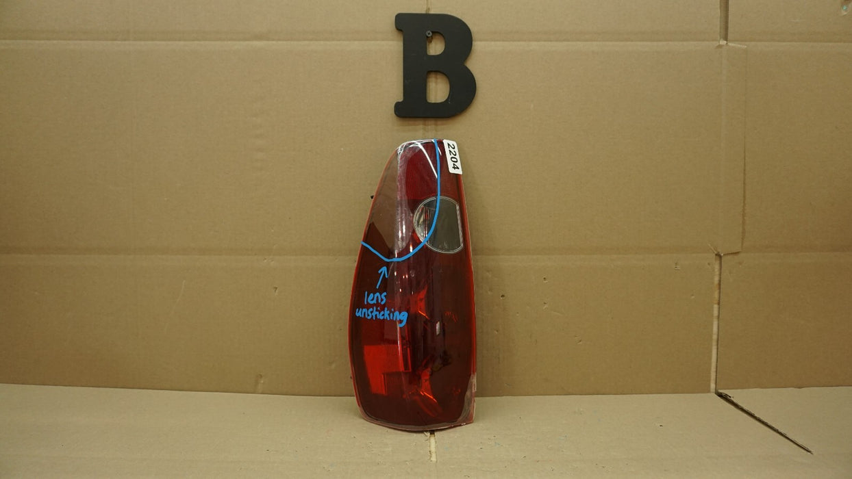 2004-2012 GMC CANYON RIGHT PASSENGER SIDE TAIL LIGHT OEM