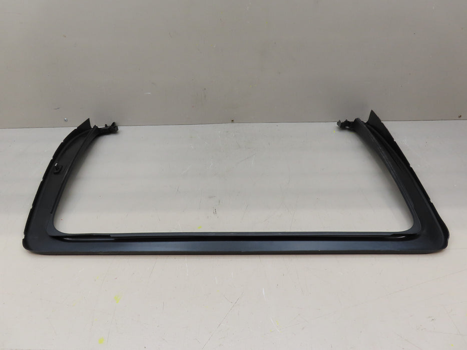 2022 2023 CADILLAC ESCALADE ESV REAR WINDOW MOLDING OEM 84225775