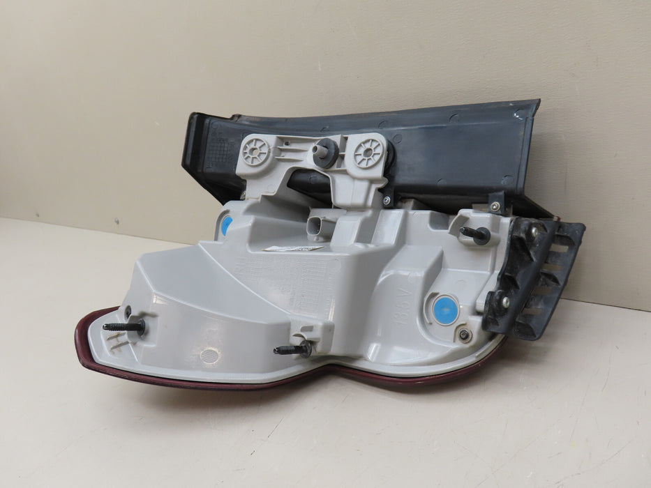2020-2023 GMC ACADIA REAR RIGHT PASSENGER SIDE TAIL LIGHT OUTER OEM
