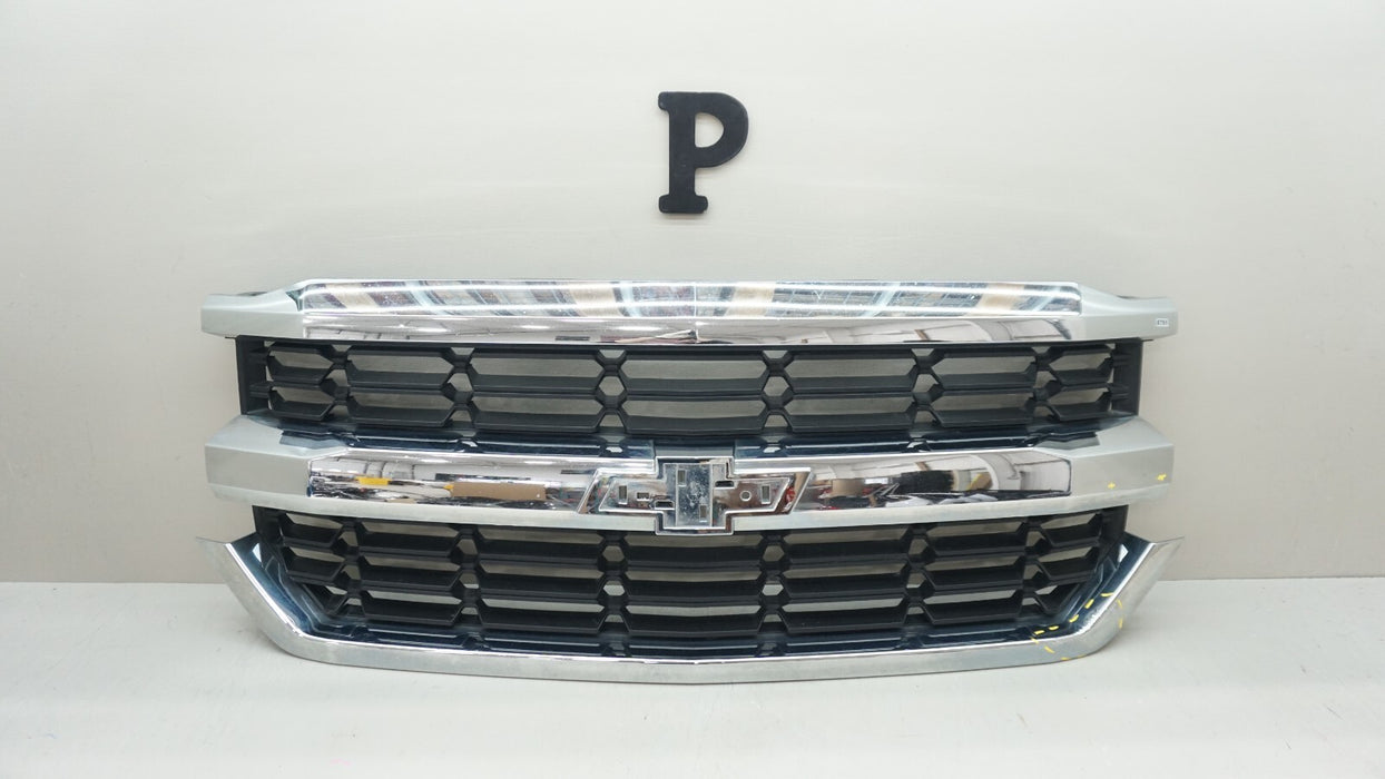 2016-2019 CHEVROLET SILVERADO 1500 FRONT BUMPER RADIATOR GRILLE OEM 23380362