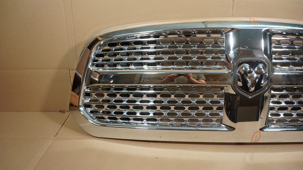 2013-2018 DODGE RAM 1500 FRONT GRILLE CHROME 13DSAC0020 OEM 13 14 15 16 17 18