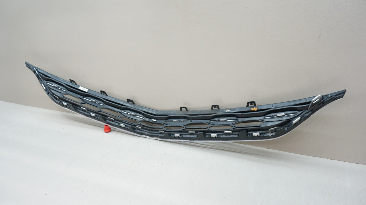2016-2018 CHEVROLET MALIBU FRONT UPPER BUMPER GRILLE TRIM OEM 84061034