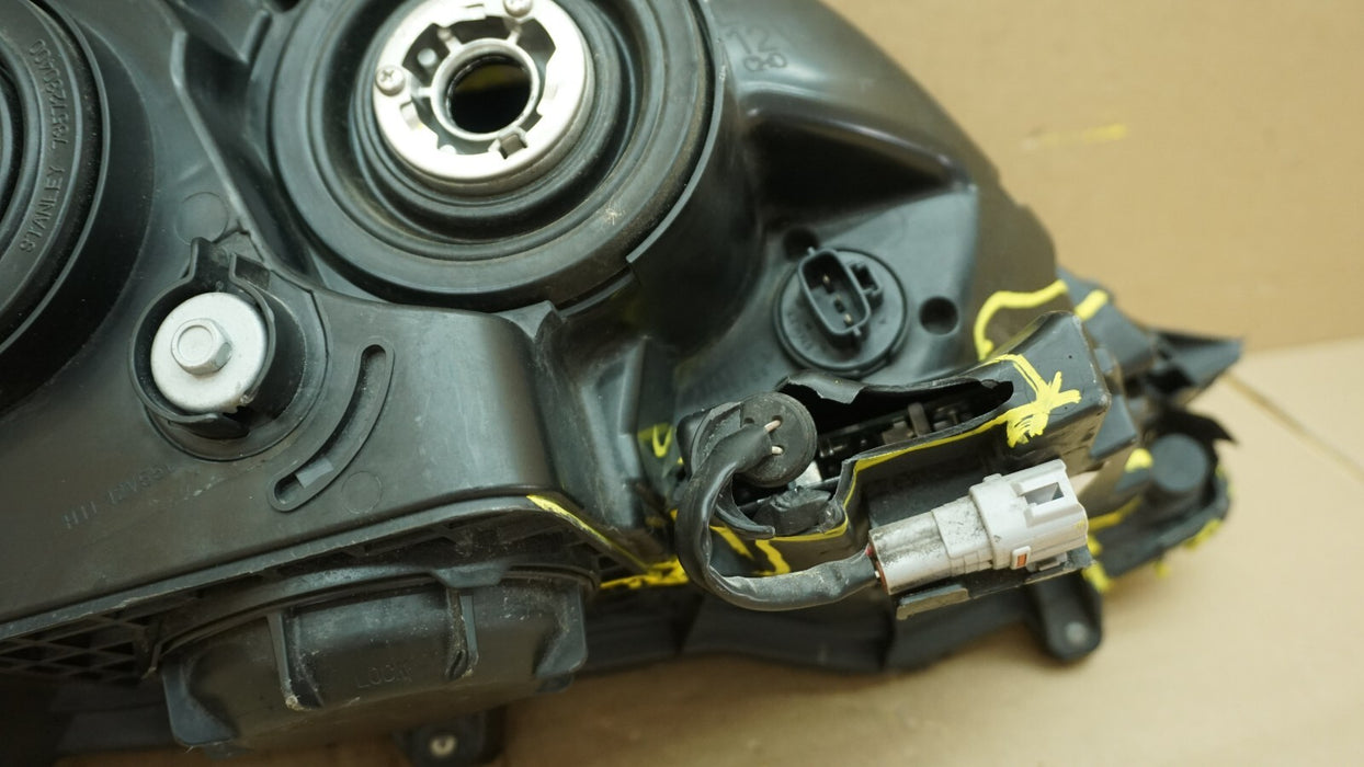 2015-2018 TOYOTA SIENNA FRONT LEFT DRIVER SIDE HEADLIGHT HEADLAMP HALOGEN OEM