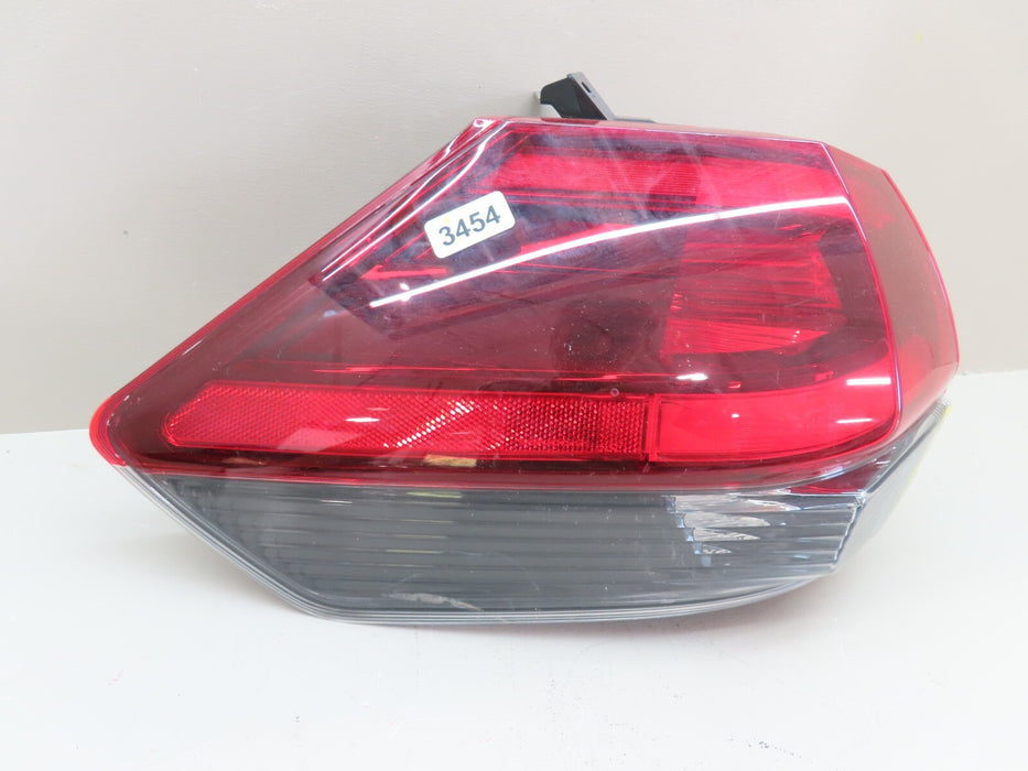 2018-2019 NISSAN ROGUE REAR LEFT DRIVER SIDE OUTER TAIL LIGHT STOP LAMP OEM