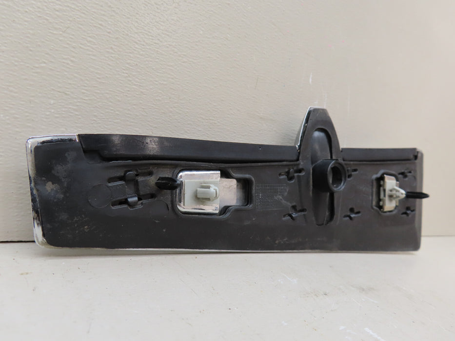 2010 CADILLAC SRX LEFT DRIVER SIDE FENDER SIGNAL MARKER TRIM OEM