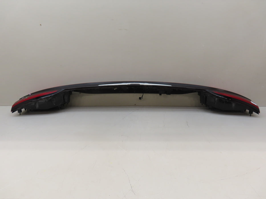 2021-2024 CHRYSLER PACIFICA REAR CENTER LIFT GATE TAIL LIGHT OEM