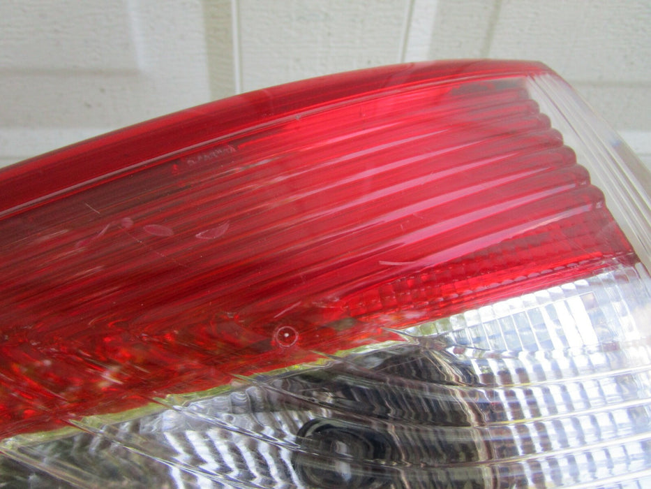 13 14 15 16 FORD ESCAPE REAR RIGHT PASSENGERS SIDE TAIL TRUNK LIGHT OEM