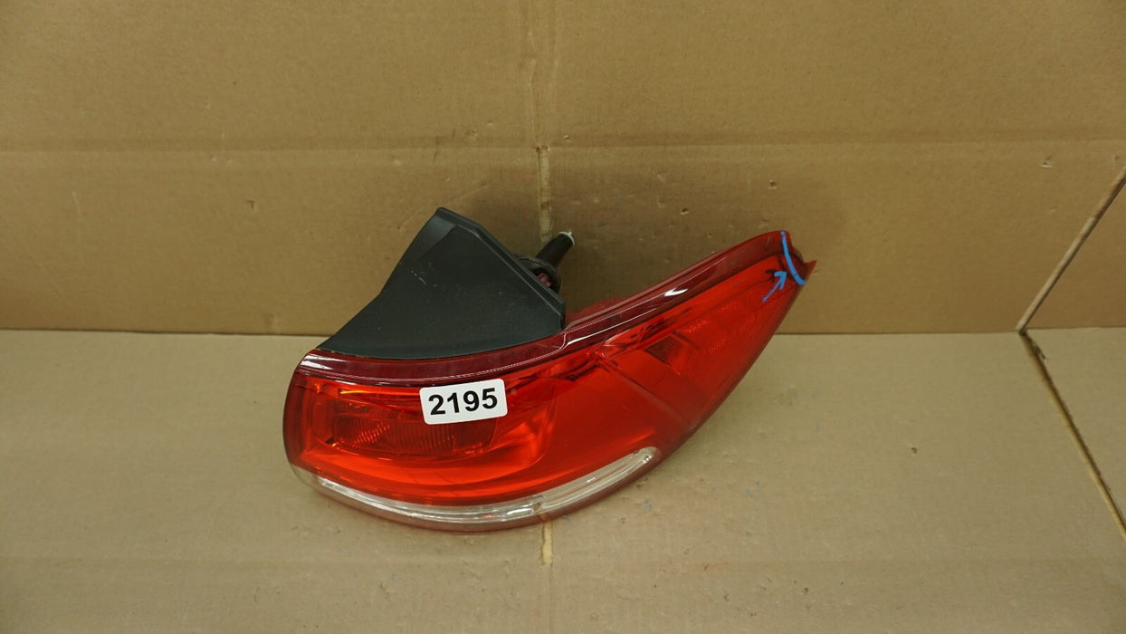 2016-2018 KIA SORENTO RIGHT PASSENGER SIDE TAIL LIGHT HALOGEN OEM 16 17 18