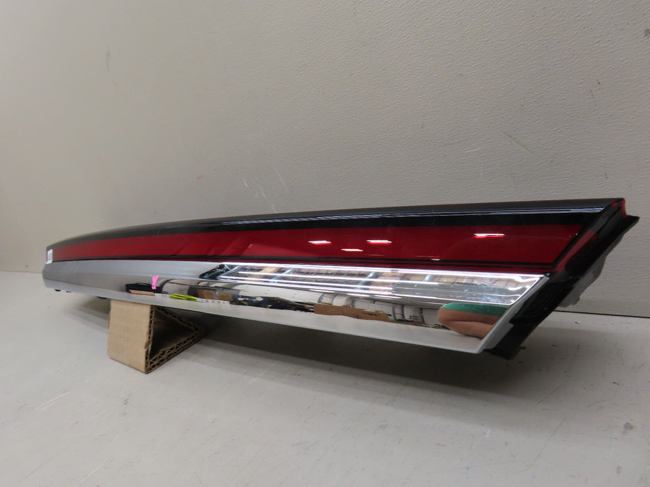2020-2023 LINCOLN CORSAIR REAR TAIL LIGHT FINISH PANEL OEM