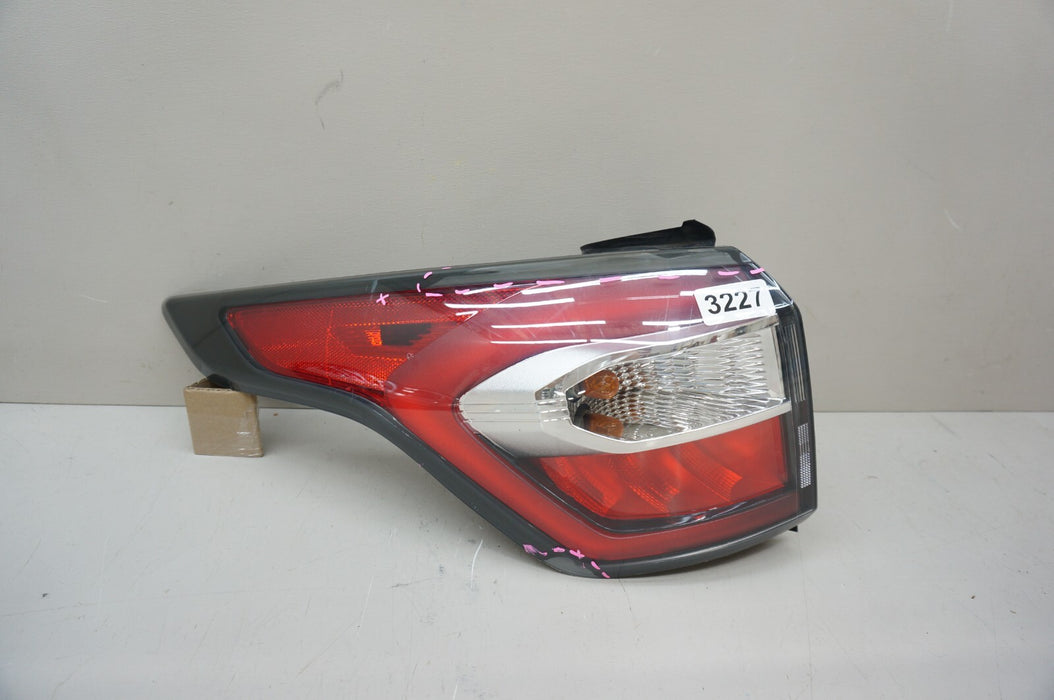 2017-2019 FORD ESCAPE REAR LEFT DRIVERS SIDE TAIL LIGHT OEM 17 18 19