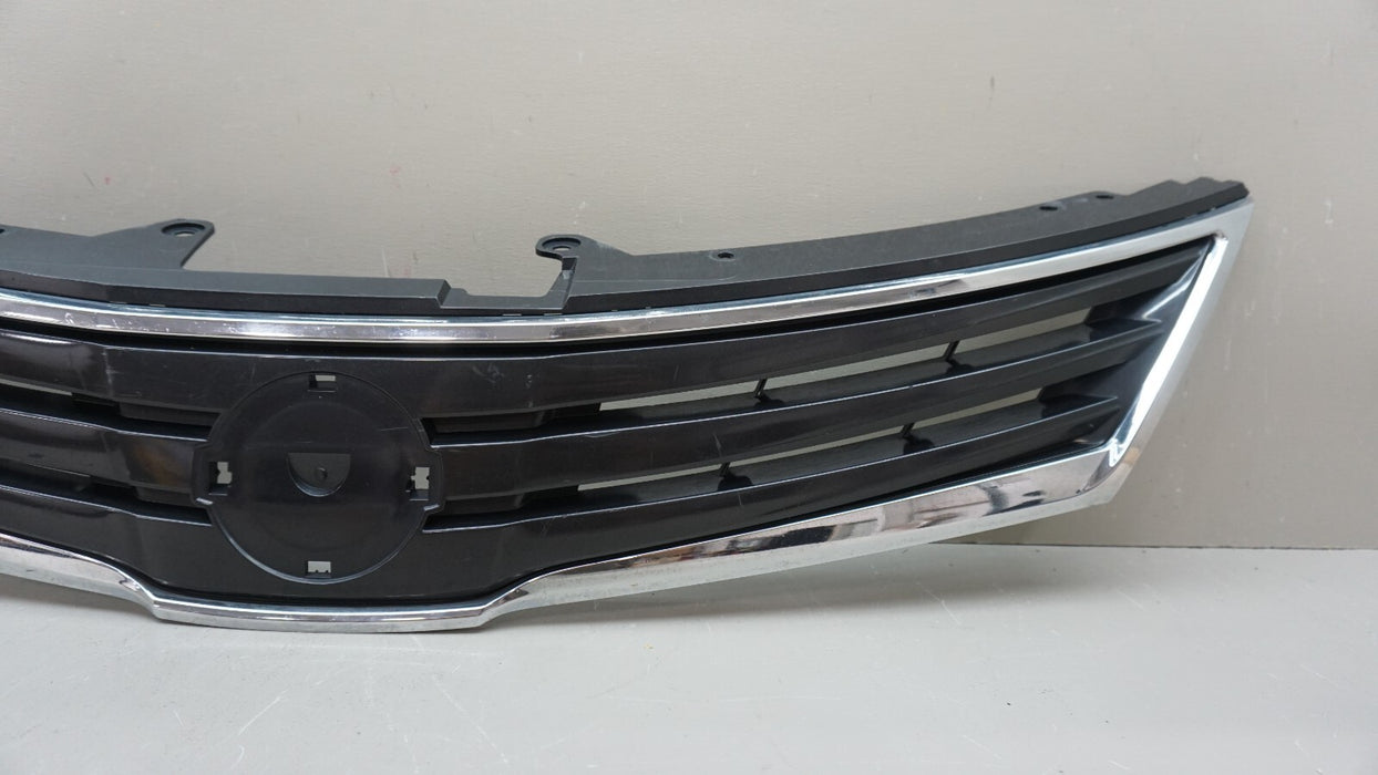 2010-2012 NISSAN VERSA FRONT MAIN GRILLE 62310 ZW80A OEM 10 11 12