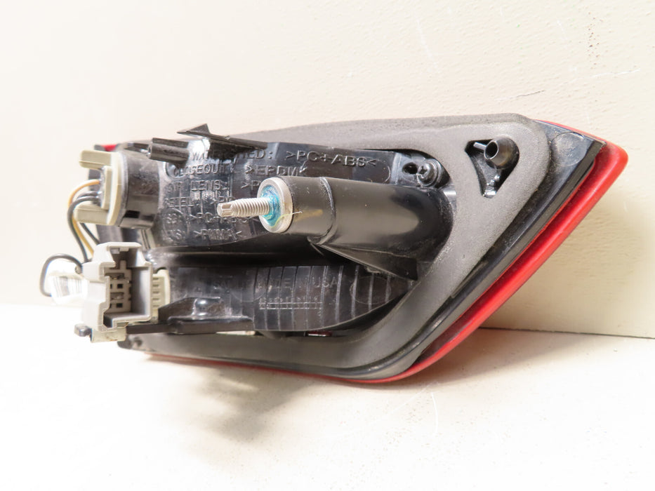 2016-2019 CHEVROLET MALIBU RIGHT PASSENGER TAIL LIGHT INNER HALOGEN LAMP OEM