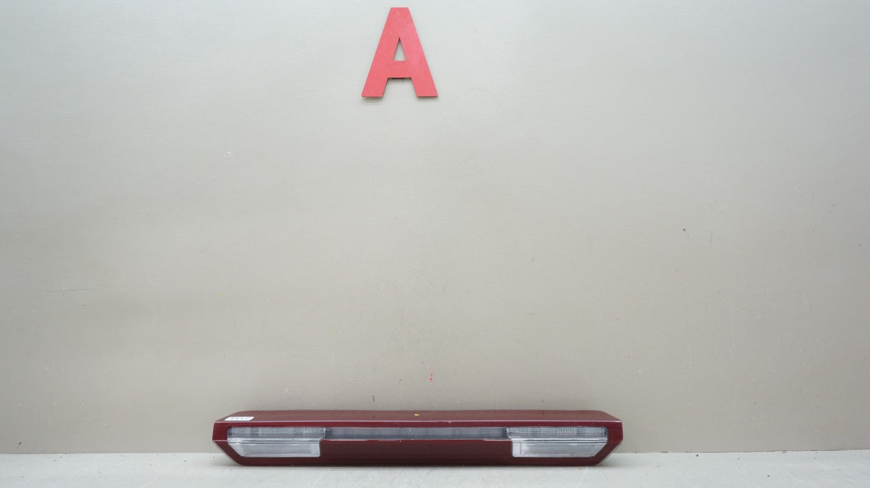 2019-2025 CHEVROLET SILVERADO 1500 2500 REAR TOP THIRD BRAKE LIGHT OEM 84419006