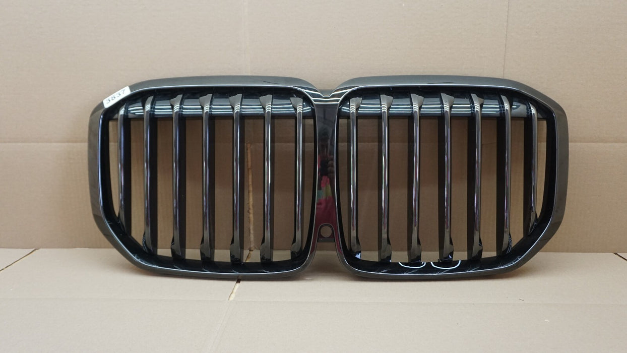 2019-2021 BMW X7 GO7 FRONT MAIN GRILL GRILLE WITH CAMERA HOLE OEM 19 20 21