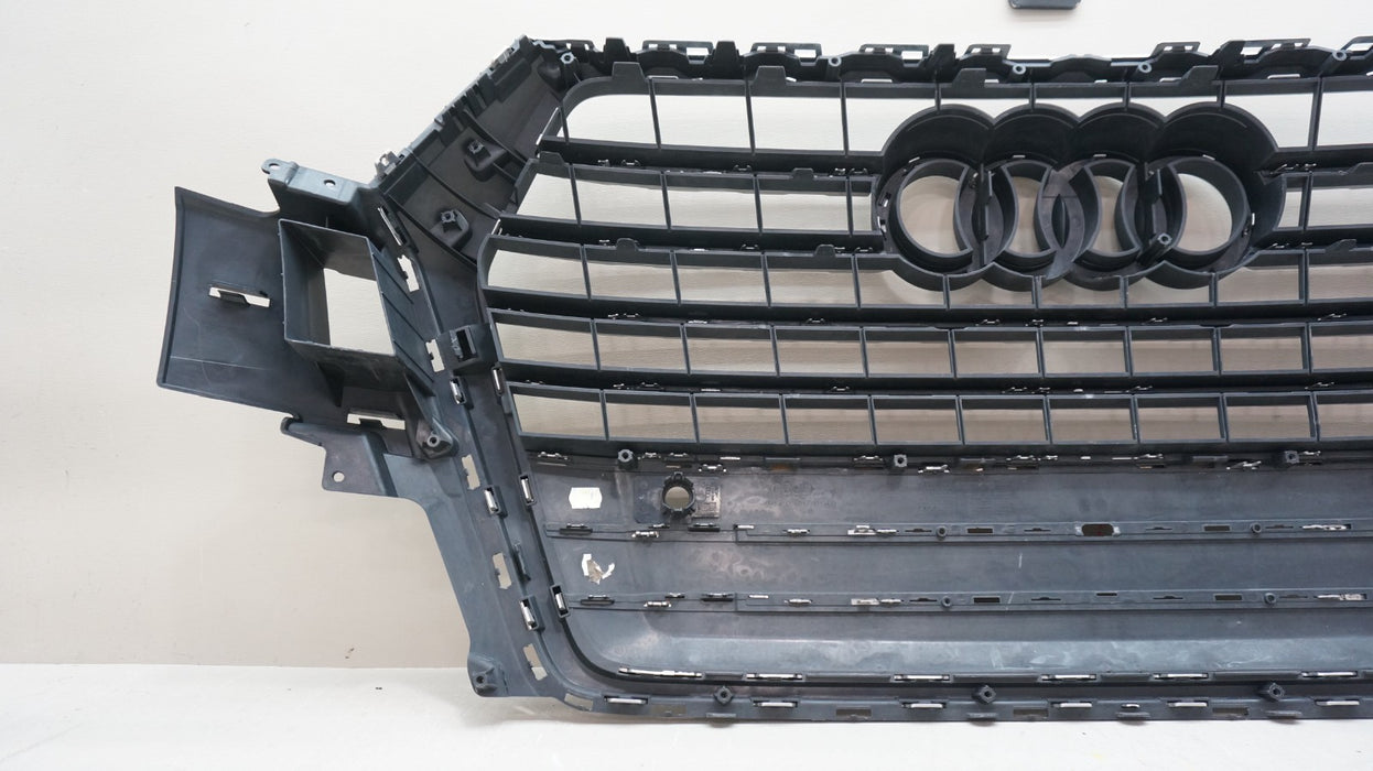 2017-2019 AUDI Q7 QUATTRO FRONT BUMPER UPPER GRILLE OEM 4M0853651