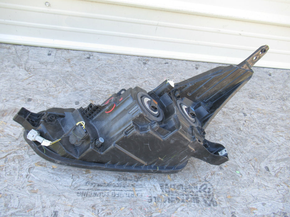 2020-2021 NISSAN VERSA FRONT RIGHT PASSENGER SIDE HEADLIGHT HALOGEN LAMP OEM