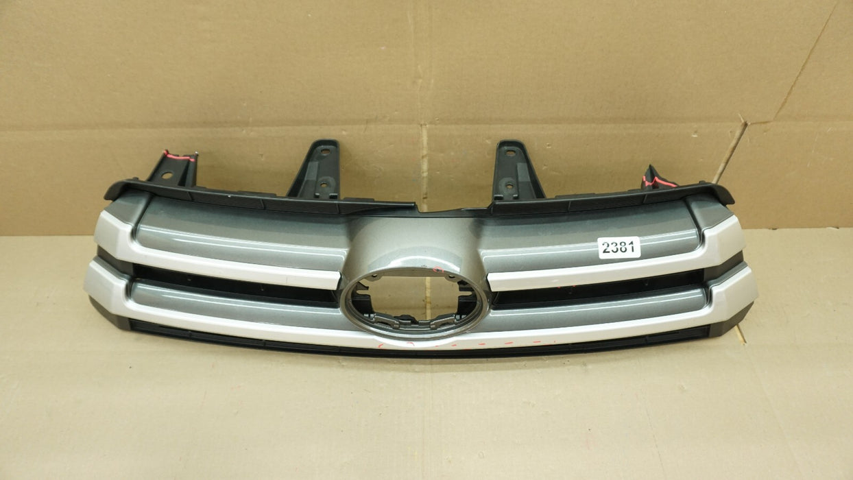 2017-2018 TOYOTA HIGHLANDER FRONT BUMPER UPPER GRILL GRILLE OEM 531110E220 17 18