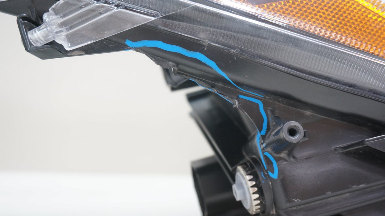 2020-2022 TOYOTA COROLLA FRONT RIGHT PASSENGER SIDE HALOGEN HEADLIGHT OEM