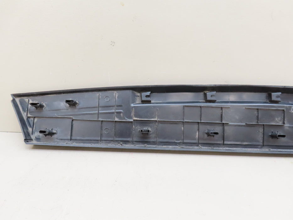 2019 2020 CHEVROLET GMC SILVERADO-SIERRA 1500 REAR UPPER TAILGATE MOLDING OEM