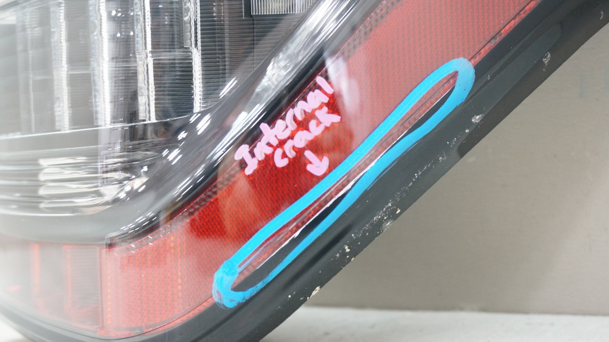 2014-2024 TOYOTA 4RUNNER REAR RIGHT PASSENGER SIDE TAIL LIGHT OEM