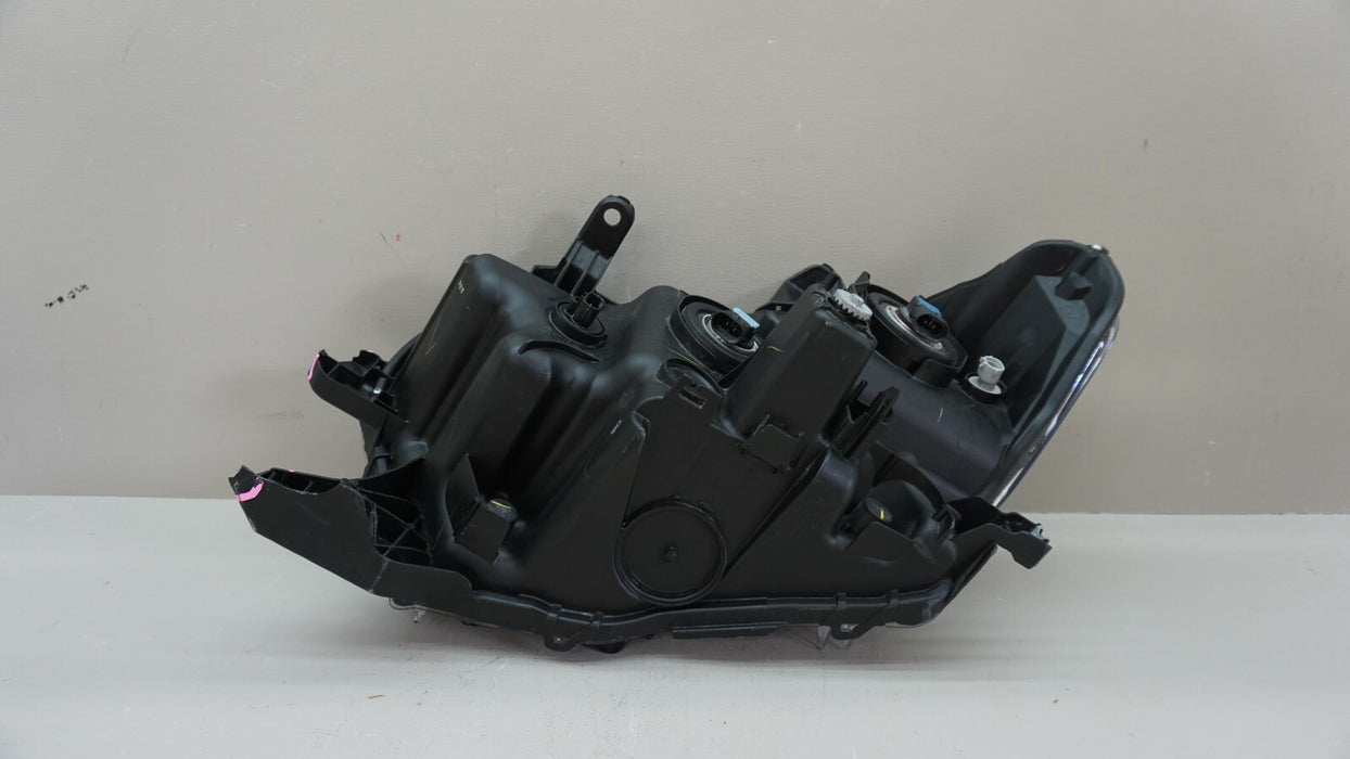 2018-2019 TOYOTA TACOMA FRONT RIGHT PASSENGER SIDE HEADLIGHT LAMP HALOGEN OEM