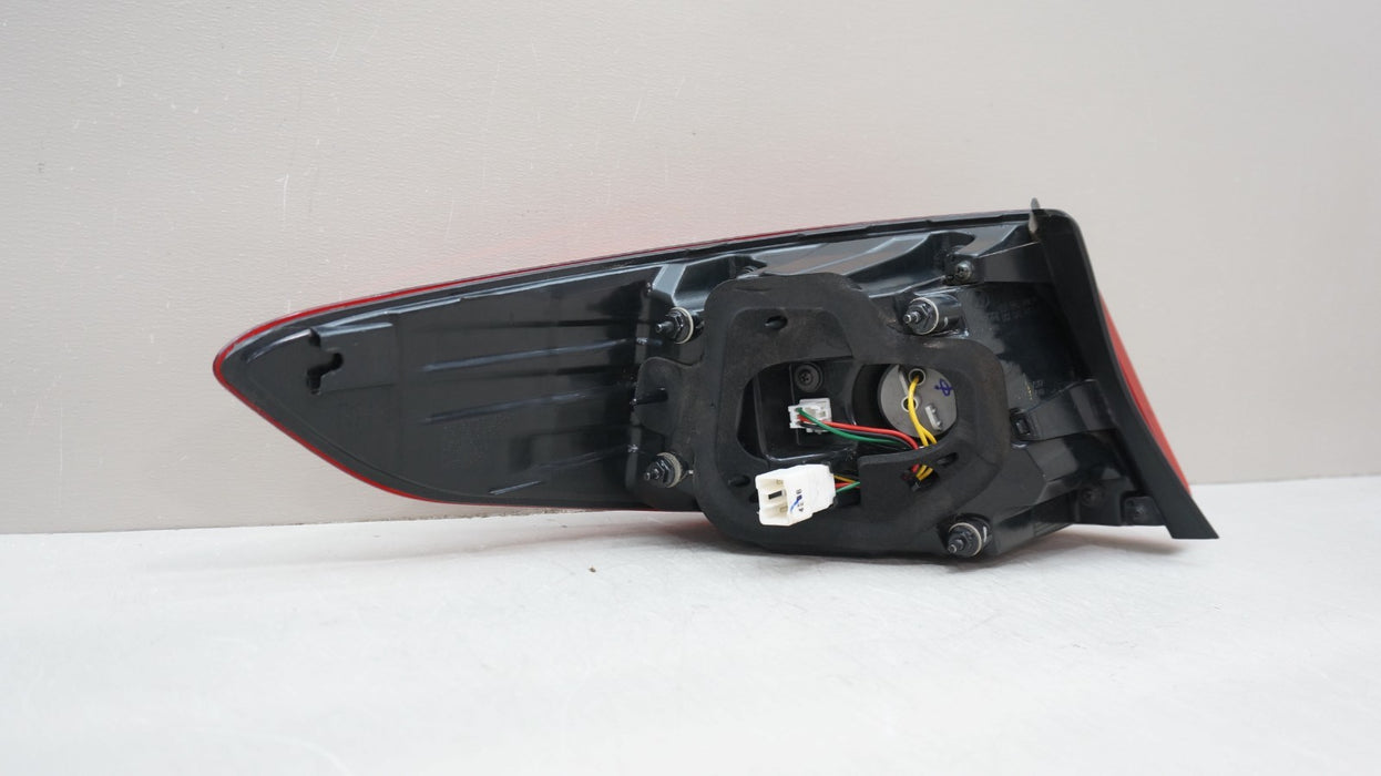2015-2017 HYUNDAI SONATA REAR LEFT DRIVER SIDE OUTER TAIL LIGHT OEM 92402-C2100