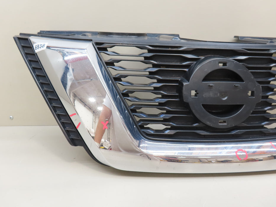 2016-2018 NISSAN ROGUE FRONT RADIATOR GRILL GRILLE OEM