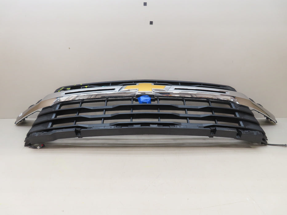 2024 CHEVROLET SILVERADO LT 2500 3500HD FRONT RADIATOR GIRLLE GRILL W/CAMERA OEM