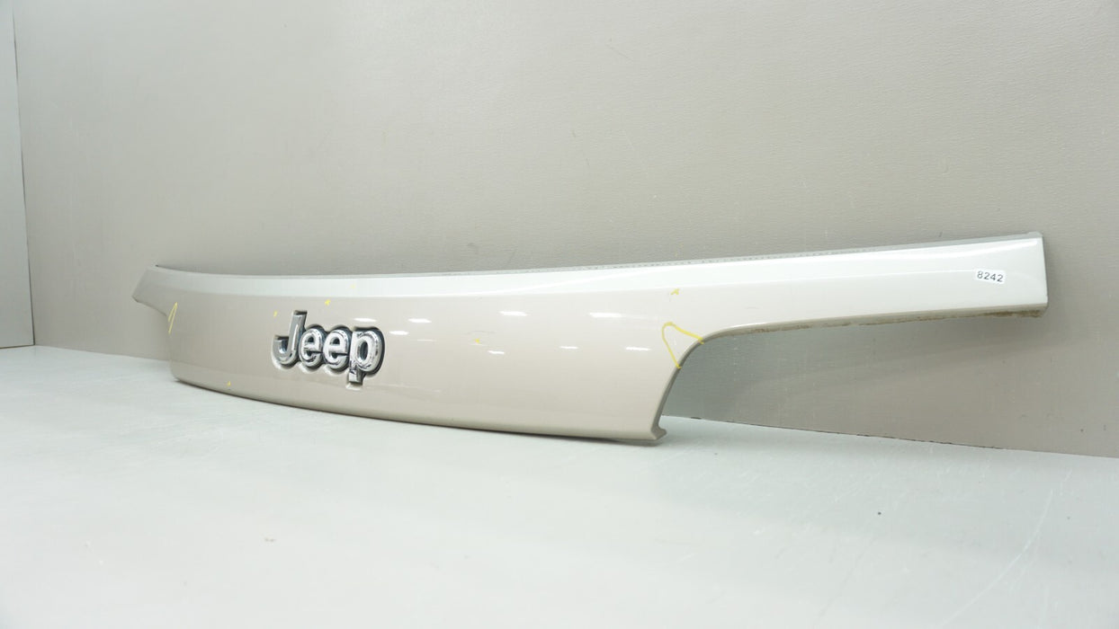 2014-2015 JEEP GRAND CHEROKEE REAR LICENSE PLAYE MOLDING TRIM OEM 1WD54TRMAC