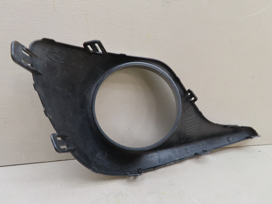 2011-2013 TOYOTA HIGHLANDER FRONT RIGHT PASSENGER FOG LIGHT COVER OEM