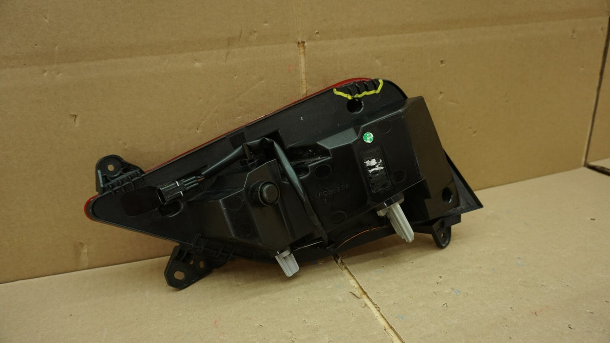 2019-2020 HYUNDAI SANTA FE REAR LEFT DRIVER SIDE TAIL LIGHT HALOGEN OEM 19 20